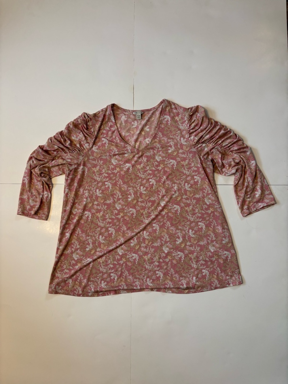 Women's Pink Floral V-Neck Ruched Sleeve Top